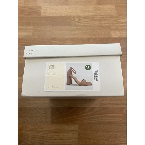 A New Day Shelly Heels Tan 11 Wide Ankle Strap Block Heel Memory Foam NEW - Picture 3 of 16